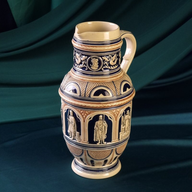 Пивной кувшин с изображением рыцарей — изображение 7