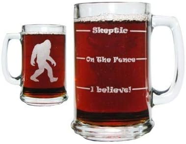Пивная кружка Bigfoot Drink 'Till You Believe объемом 425 мл с ручкой — гравировка с обеих сторон и на дне!
