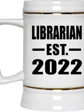 Designsify Gifts, Библиотекарь, Основана в 2022 году, Керамическая кружка-бокал для пива объемом 22 унции с ручкой, подходит для заморозки — для дня рождения, годовщины, Рождества, Дня матери, Дня отца, вечеринки, для мужчин, женщин и него.