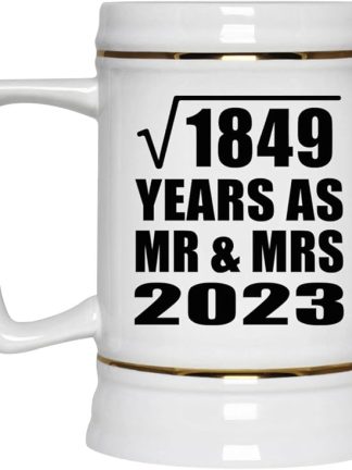 Подарки от Designsify, 43-я годовщина свадьбы (квадратный корень из 1849 лет) в качестве мистера и миссис 2023, керамическая кружка-бокал объемом 22 унции с ручкой для заморозки — для дня рождения, Рождества, Дня матери, Дня отца и вечеринки.