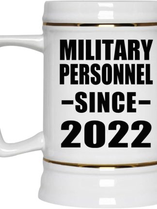 Подарки от Designsify, для военнослужащих с 2022 года, керамическая кружка-бокал объемом 22 унции с ручкой для заморозки — для дня рождения, годовщины, Рождества, Дня матери, Дня отца, вечеринки, для мужчин, женщин, для него и для нее.