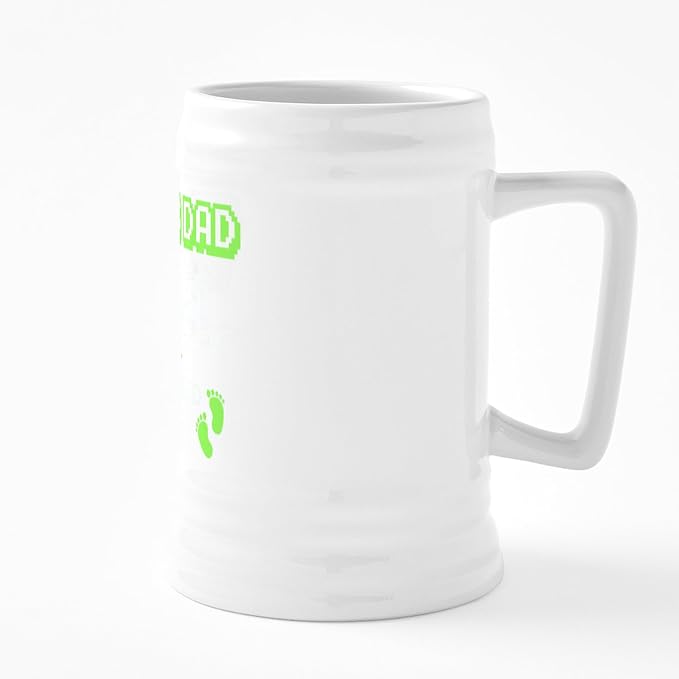 CafePress Бонусный уровень для папы разблокирован. Керамическая пивная кружка объемом 25 унций.