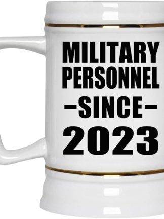 Подарки от Designsify, для военнослужащих с 2023 года, керамическая кружка-бокал объемом 22 унции с ручкой для заморозки — для дня рождения, годовщины, Рождества, Дня матери, Дня отца, вечеринки, для мужчин, женщин, для него и для нее.