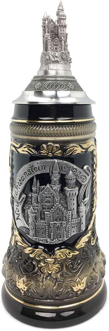 Керамическая коллекционная пивная кружка Neuschwanstein объемом 0,75 л с крышкой, немецкого производства, изготовленная компанией Zoller & Born Made in Germany.