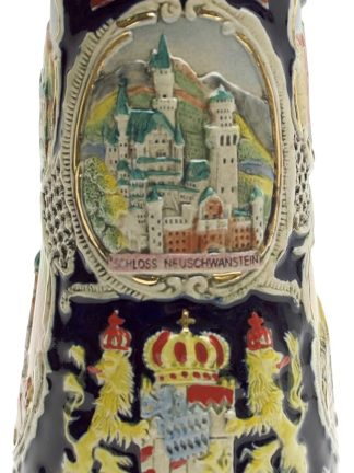 Подарки от Essence of Europe Gifts: немецкая пивная кружка объемом 1 литр - Neuschwanstein Village Scenes Beer Steins Mug - Jarra Cervecera Alemana Stein Beer Mug