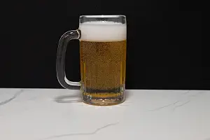 Поддельная пивная кружка