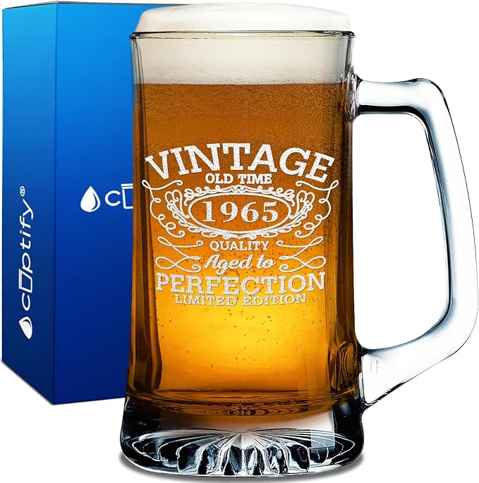 Кружка для пива Cuptify 60th Birthday Vintage 60 Years Old Time 1965, качественная гравировка, 740 мл, забавный подарок для мужчин и женщин.